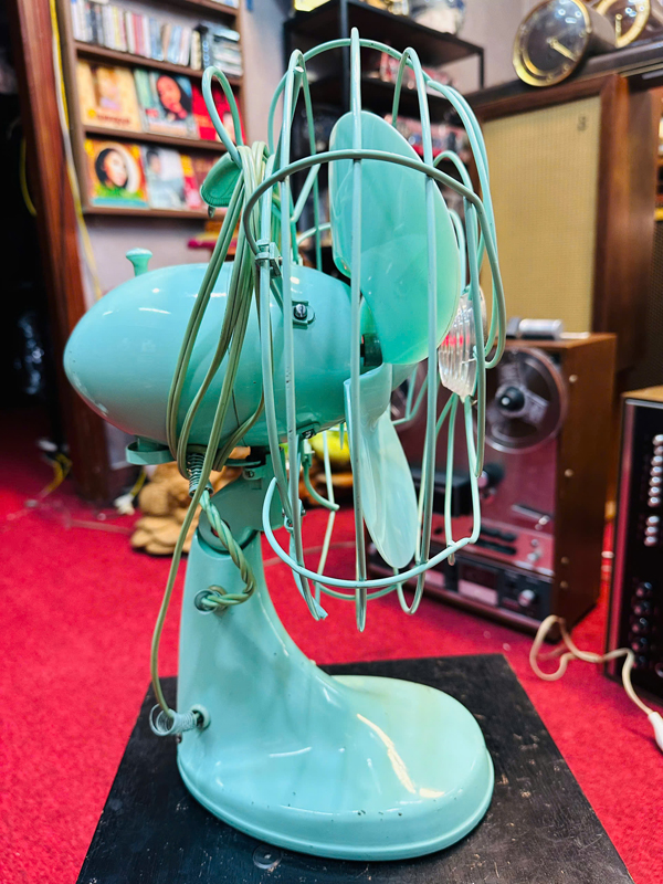 Quạt Mitsubishi Nhật Cổ Cánh 30cm Bầu Tên Lửa Xanh Ngọc