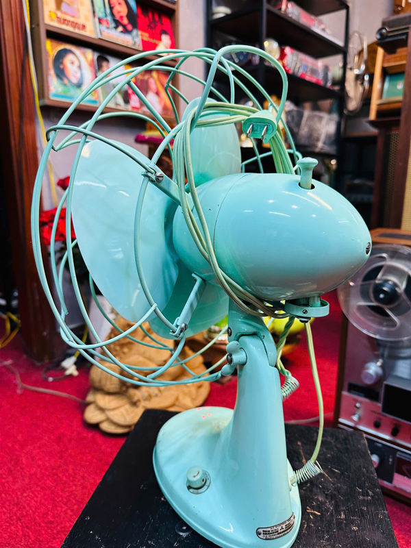 Quạt Mitsubishi Nhật Cổ Cánh 30cm Bầu Tên Lửa Xanh Ngọc