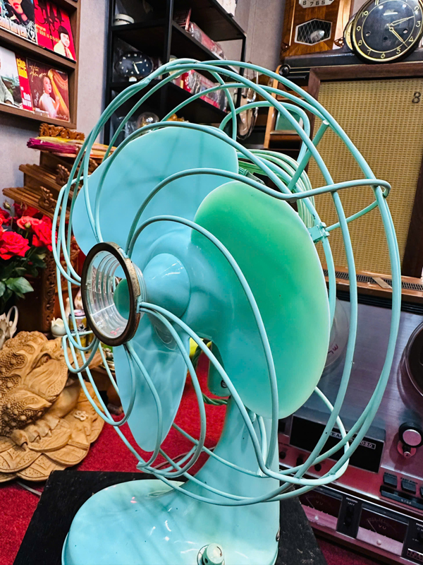 Quạt Mitsubishi Nhật Cổ Cánh 30cm Bầu Tên Lửa Xanh Ngọc