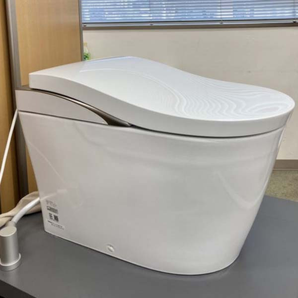 Mua bồn cầu nguyên khối nội địa Nhật ở đâu uy tín tại Hà Nội?