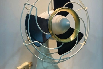 Quạt Nhật bãi liệu có rẻ như mọi người nghĩ? Có nên mua quạt Nhật bãi hay không?