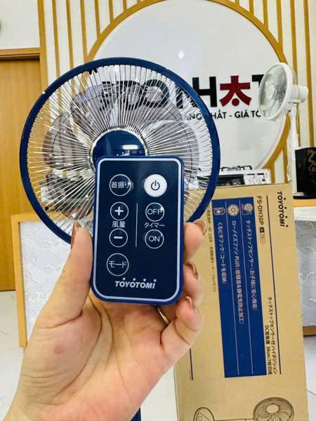 quạt cây Toyotomi FS-DH30P nội địa Nhật
