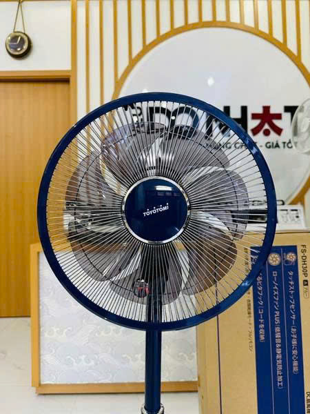quạt cây Toyotomi FS-DH30P nội địa Nhật